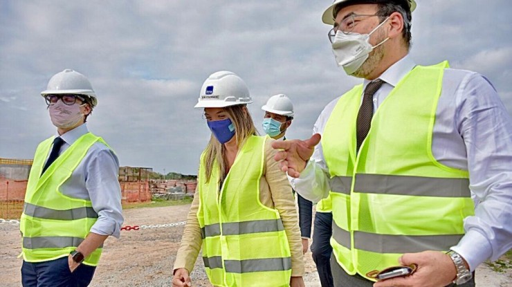 Malena Galmarini recorrió con autoridades de CAF la obra de la Planta Belgrano